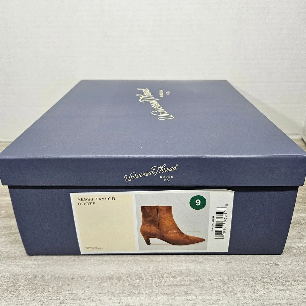 Universal Thread Taylor Tan Faux Suede Kitten Heel Pointed Toe Ankle Boot Size 9